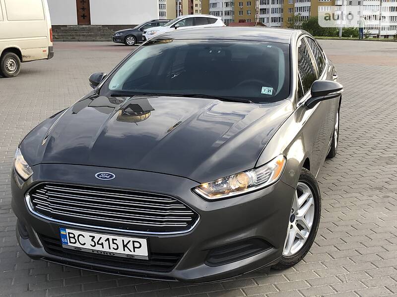 Седан Ford Fusion 2016 в Львові