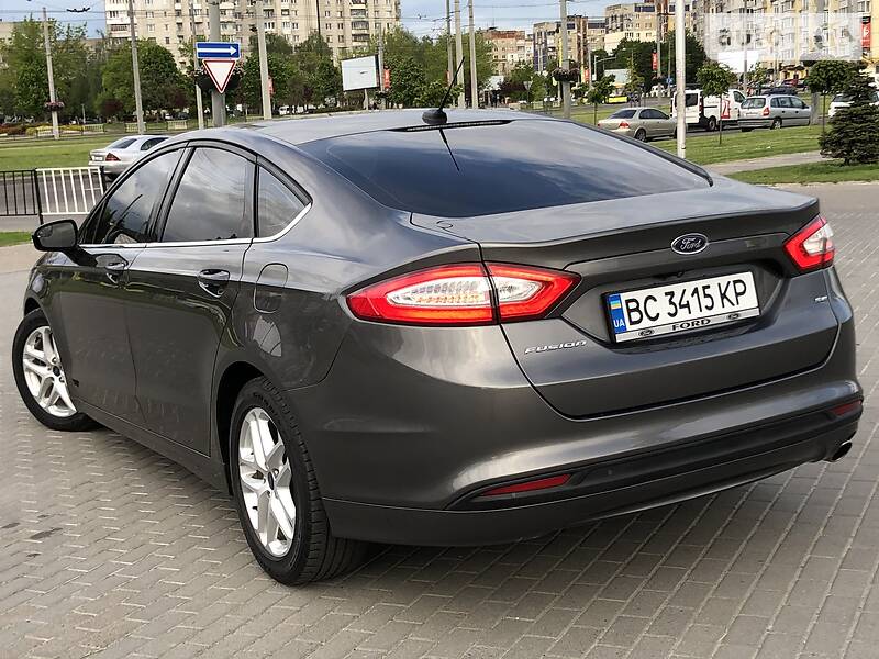 Седан Ford Fusion 2016 в Львові