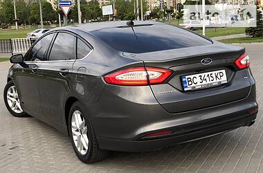 Седан Ford Fusion 2016 в 