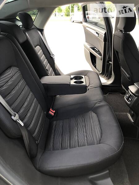 Седан Ford Fusion 2016 в Львові