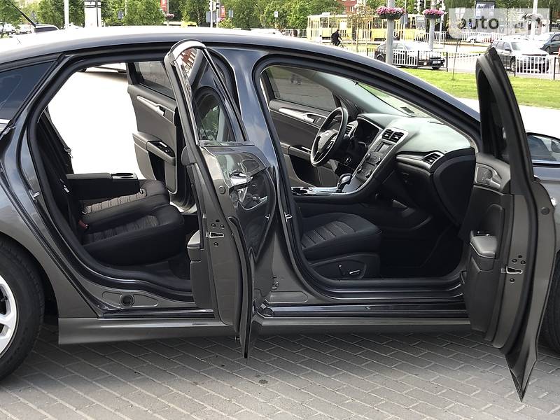 Седан Ford Fusion 2016 в Львові