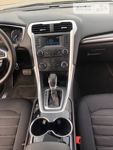 Седан Ford Fusion 2016 в Львові