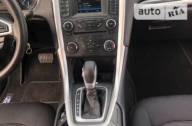 Седан Ford Fusion 2016 в 