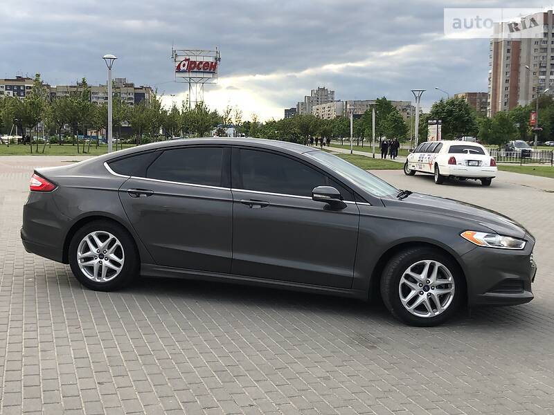 Седан Ford Fusion 2016 в Львові