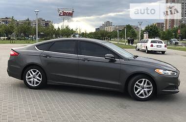 Седан Ford Fusion 2016 в 