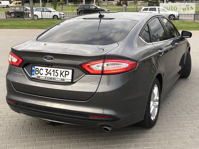 Седан Ford Fusion 2016 в Львові