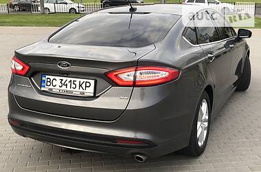 Седан Ford Fusion 2016 в 