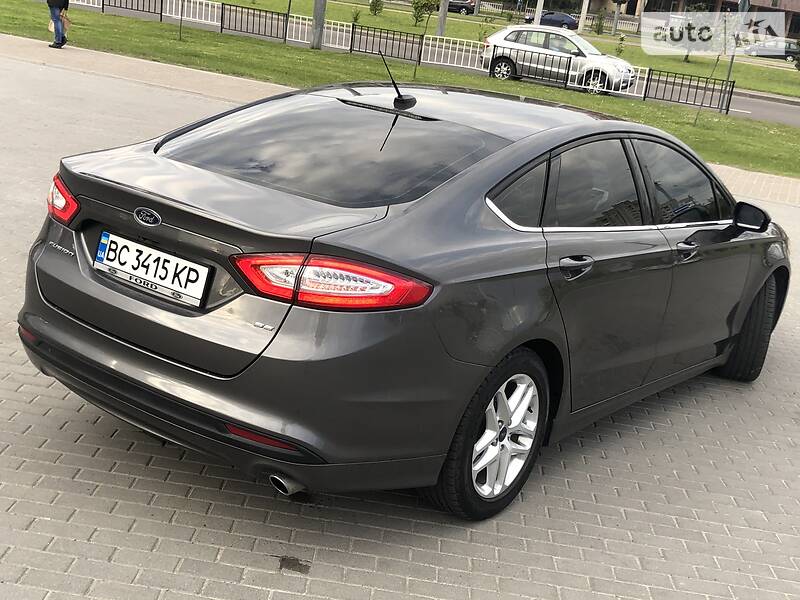 Седан Ford Fusion 2016 в Львові