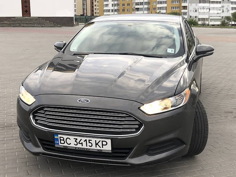 Седан Ford Fusion 2016 в Львові
