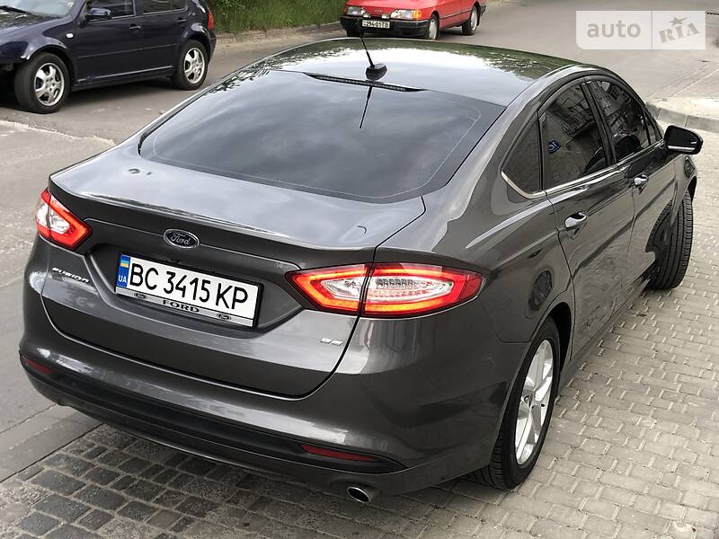 Седан Ford Fusion 2016 в Львові