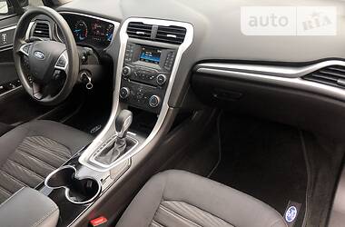 Седан Ford Fusion 2016 в 