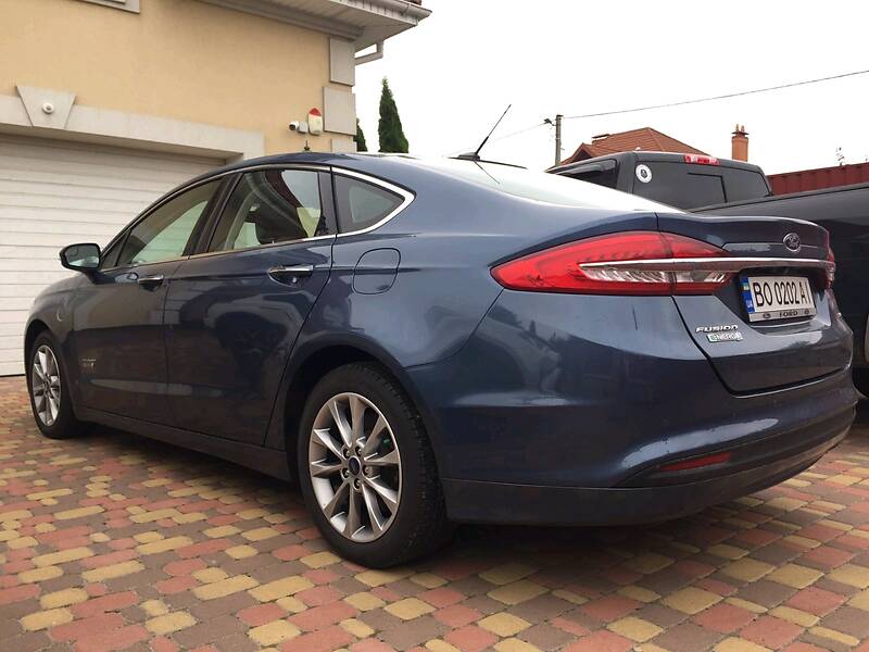 Седан Ford Fusion 2018 в Ровно