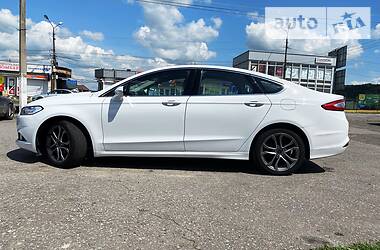 Седан Ford Fusion 2015 в 