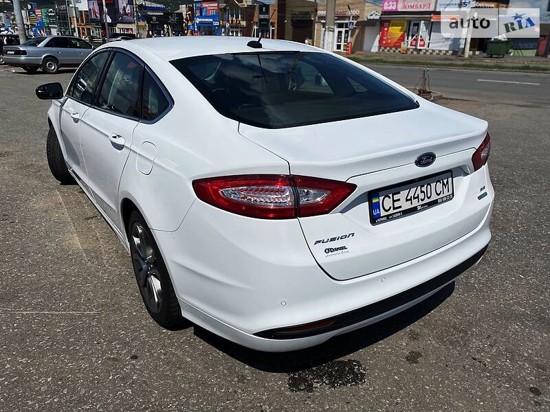 Седан Ford Fusion 2015 в Черновцах