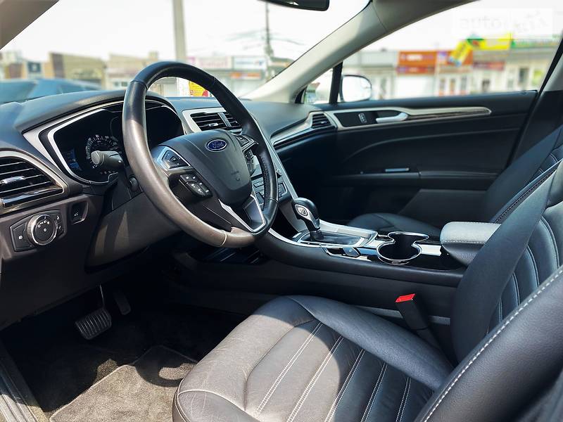 Седан Ford Fusion 2015 в Черновцах
