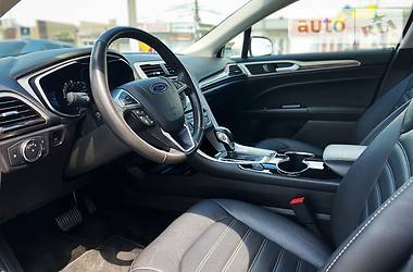 Седан Ford Fusion 2015 в 