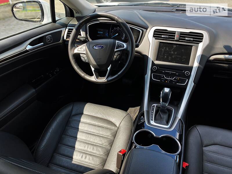 Седан Ford Fusion 2015 в Черновцах