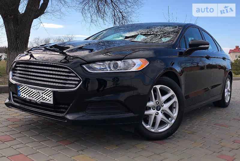 Седан Ford Fusion 2016 в 