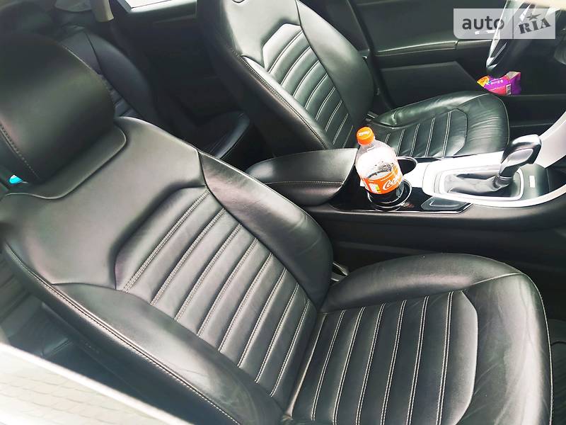 Седан Ford Fusion 2013 в 