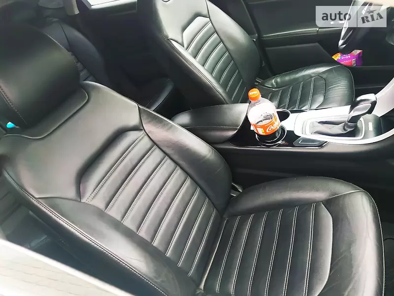 Седан Ford Fusion 2013 в 