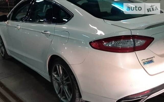 Седан Ford Fusion 2012 в Маріуполі