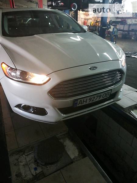 Седан Ford Fusion 2012 в Маріуполі
