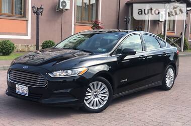Седан Ford Fusion 2015 в 