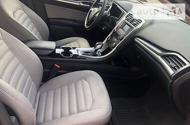 Седан Ford Fusion 2015 в 