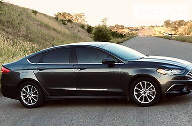 Седан Ford Fusion 2017 в 