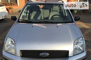 Хэтчбек Ford Fusion 2005 в 