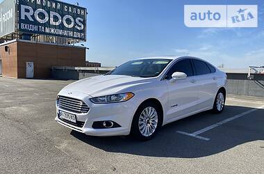 Седан Ford Fusion 2013 в 