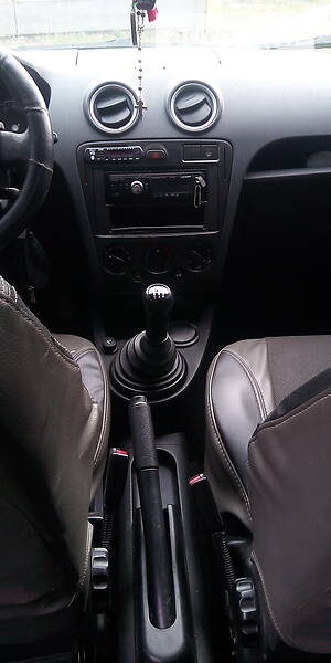 Хэтчбек Ford Fusion 2008 в Воловце