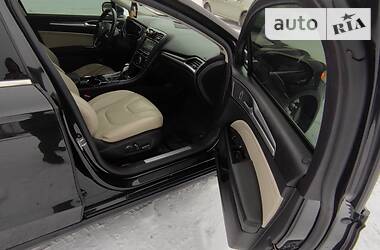 Седан Ford Fusion 2015 в 