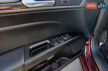 Седан Ford Fusion 2017 в 