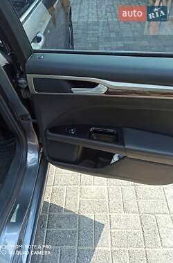 Седан Ford Fusion 2013 в 