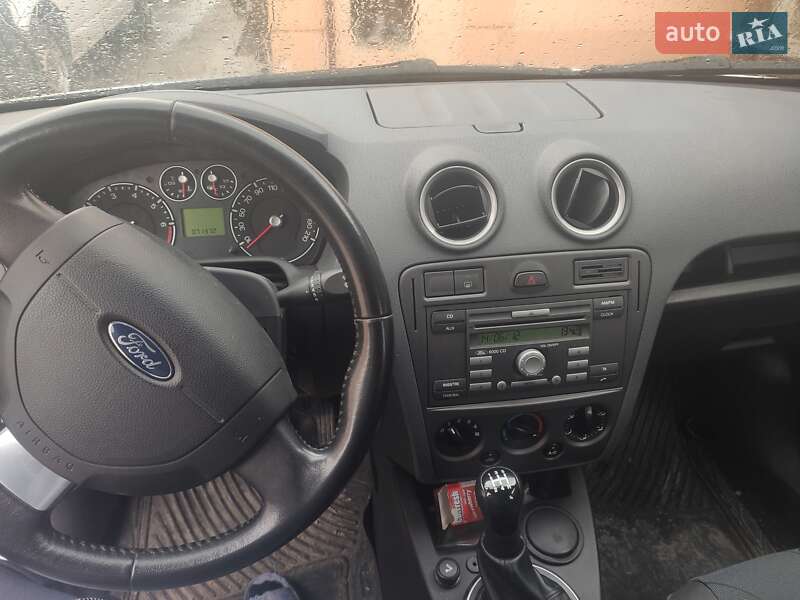 Хетчбек Ford Fusion 2012 в Мукачевому