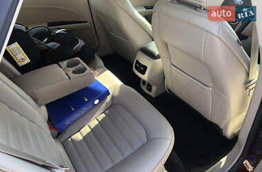 Седан Ford Fusion 2016 в 