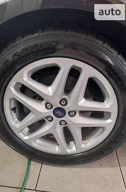 Седан Ford Fusion 2014 в 