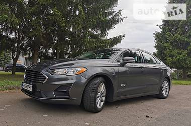 Седан Ford Fusion 2018 в Ровно