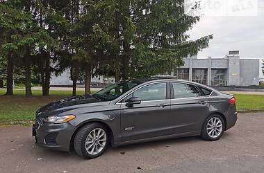 Седан Ford Fusion 2018 в Ровно