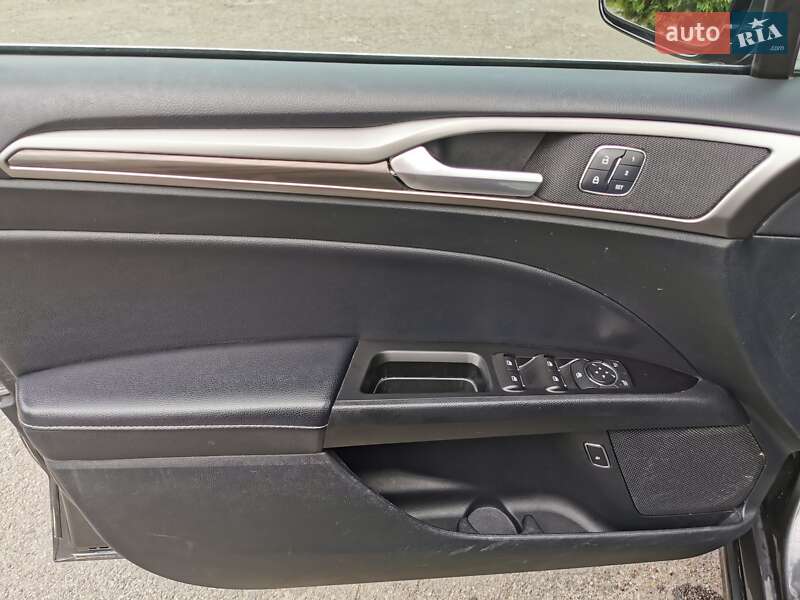 Седан Ford Fusion 2018 в Рівному