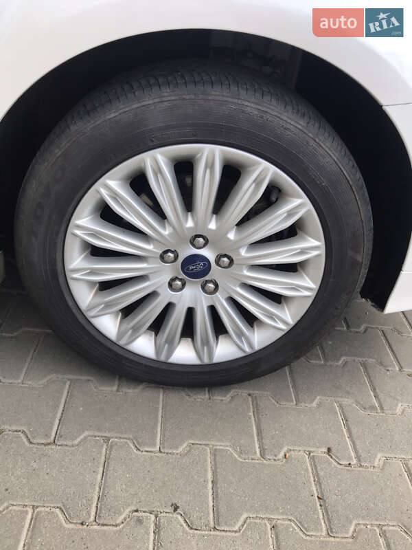Седан Ford Fusion 2013 в Виноградове