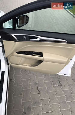 Седан Ford Fusion 2013 в Виноградові