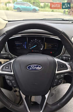 Седан Ford Fusion 2013 в Виноградові