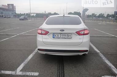 Седан Ford Fusion 2013 в 