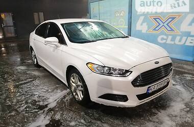 Седан Ford Fusion 2013 в 