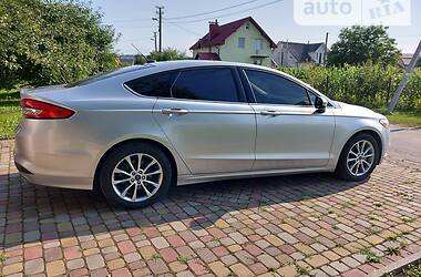Седан Ford Fusion 2016 в 