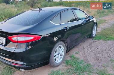 Седан Ford Fusion 2015 в 