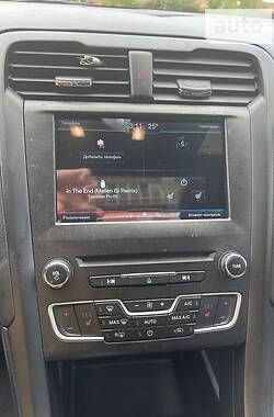 Седан Ford Fusion 2017 в 