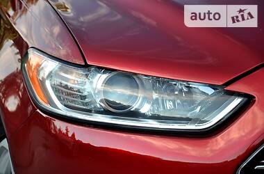 Седан Ford Fusion 2015 в 